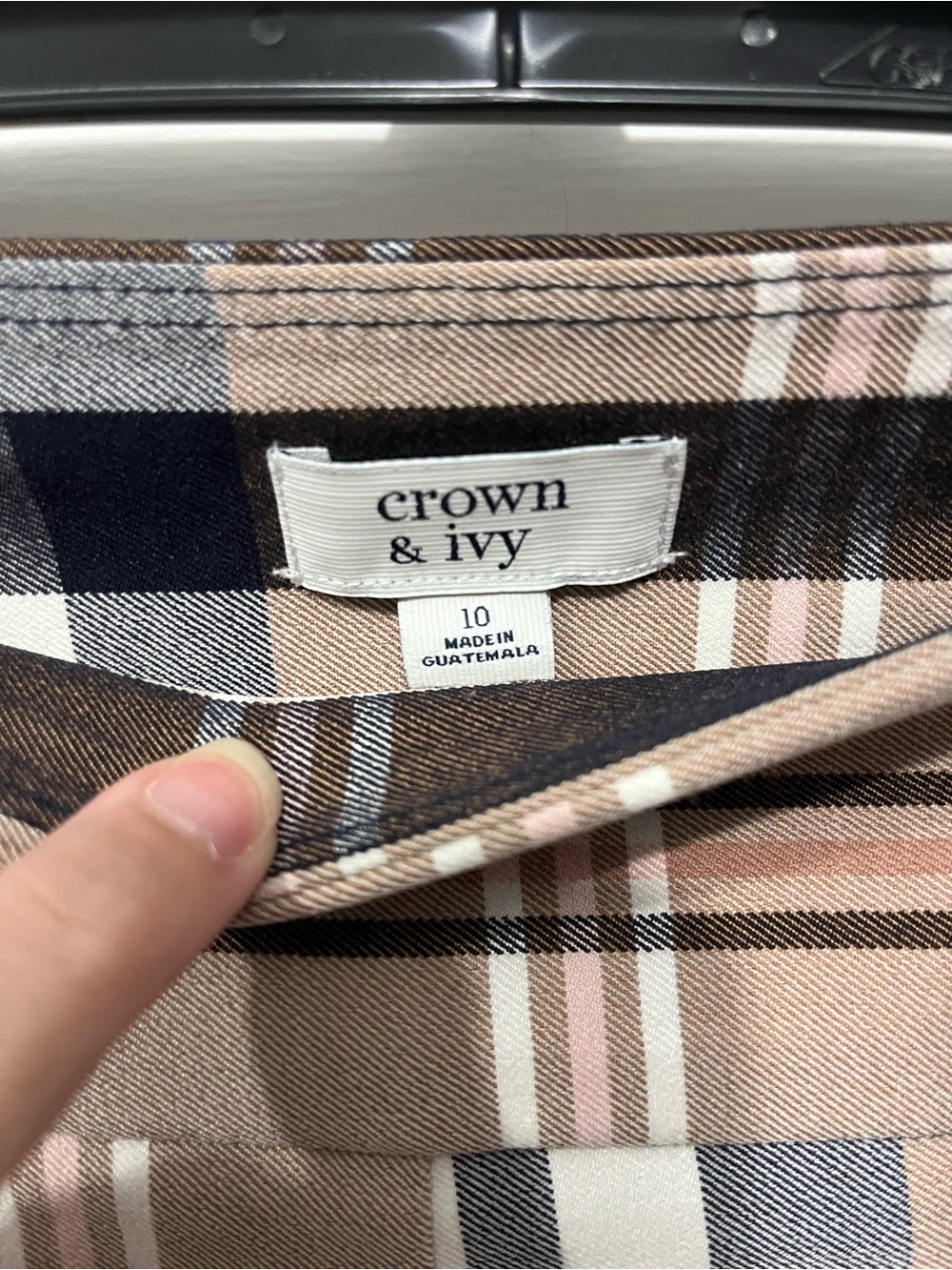 crown & ivy Plaid Pants in Beige, Navy, White - Picture 3 of 4